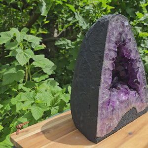 Amethyst Druse – Geode – Harmonie und Entspannung - 26x22x15cm - Nr. 282