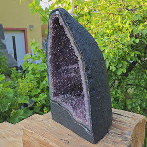 Amethyst Druse – Geode - 42x25x19cm und 17,4kg – Steinwelten OG - Nr. 230, ideal for interior decoration and meditation spaces.