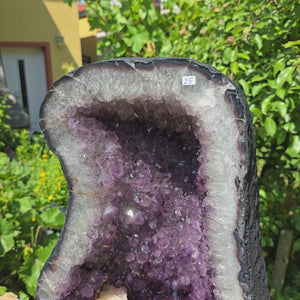 Amethyst Druse – Geode - 49x32x21cm und 35,4kg – Steinwelten OG - Nr. 25, ideal for stylish interiors and wellness spaces.