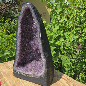 Amethyst Druse – Geode - 48x27x22cm und 22,8kg – Steinwelten OG - Nr. 50, unique crystal decoration for elegant interiors.