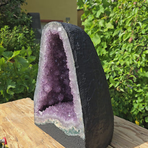 Amethyst Druse – Geode - 37x30x22cm und 23,8kg – Steinwelten OG - Nr. 175, perfect for unique decor and interior design, showcasing raw beauty.