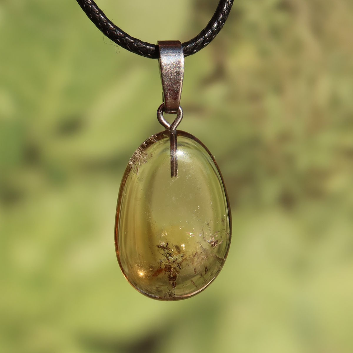 Rauchquarz Anhänger - Anti Stress Stein - Nr. 19, natürlicher, geerdeter Look mit warmen Brauntönen.