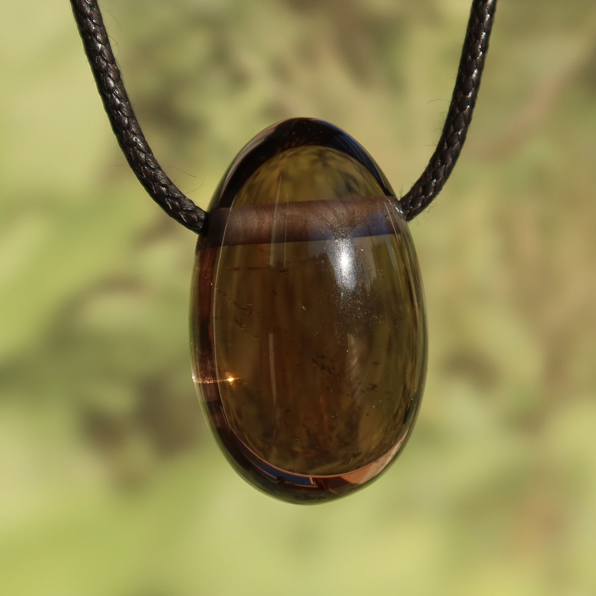 Rauchquarz gebohrt - Anti Stress Stein - Nr. 6 als eleganter Anhänger mit warmen Brauntönen.
