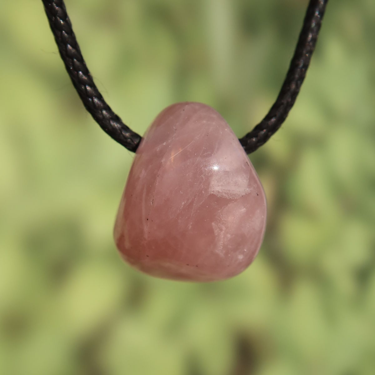 Rosenquarz gebohrt - Harmonie und Geborgenheit - Nr. 6, zart rosa Anhänger, einzigartig und harmonisch.
