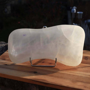 Selenit Schale XL - 28x15cm - Dekorative Ladeschale für Reinigung & Neuladen von Kristallen Nr.32 auf Holzunterlage