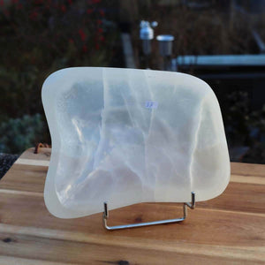 Selenit Schale XL - 20x15cm - Dekorative Ladeschale für Reinigung & Neuladen von Kristallen Nr.37 auf Holzunterlage