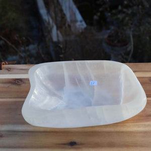 Selenit Schale XL - 20x15cm - Dekorative Ladeschale für Reinigung & Neuladen von Kristallen Nr.37 auf Holztisch
