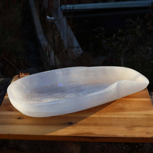 Selenit Schale XL - 35x18cm - Dekorative Ladeschale für Reinigung & Neuladen von Kristallen Nr.44 auf Holzunterlage