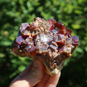 Vanadinit - Natürliche Kristallstufe aus Marokko 9x7x6cm - 0,7kg Nr.7, leuchtende rote Kristalle, Mibladen.